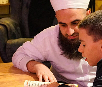 Kur’an öğreten hocayla talebenin buluşması